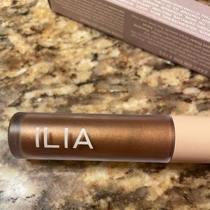 ILIA liquid powder eye tint